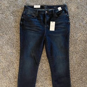 Judy Blue Women’s 15/32 jeans.